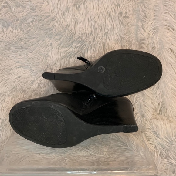 Tory Burch Lowell Women Black Wedge Booties - Picture 8 of 8